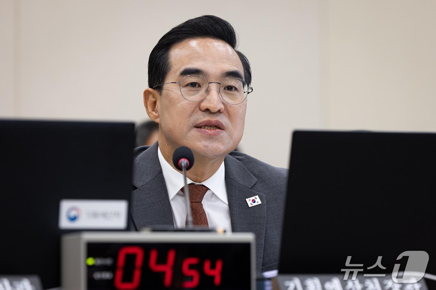 본문 이미지 - 박홍근 기획예산처 장관이 23일 서울 여의도 국회에서 열린 재정경제기획위원회의 기획예산처, 한국은행 등에 대한 국정감사 종합감사에 출석해 의원 질의에 답하고 있다. 2026.10.23 ⓒ 뉴스1 유승관 기자
