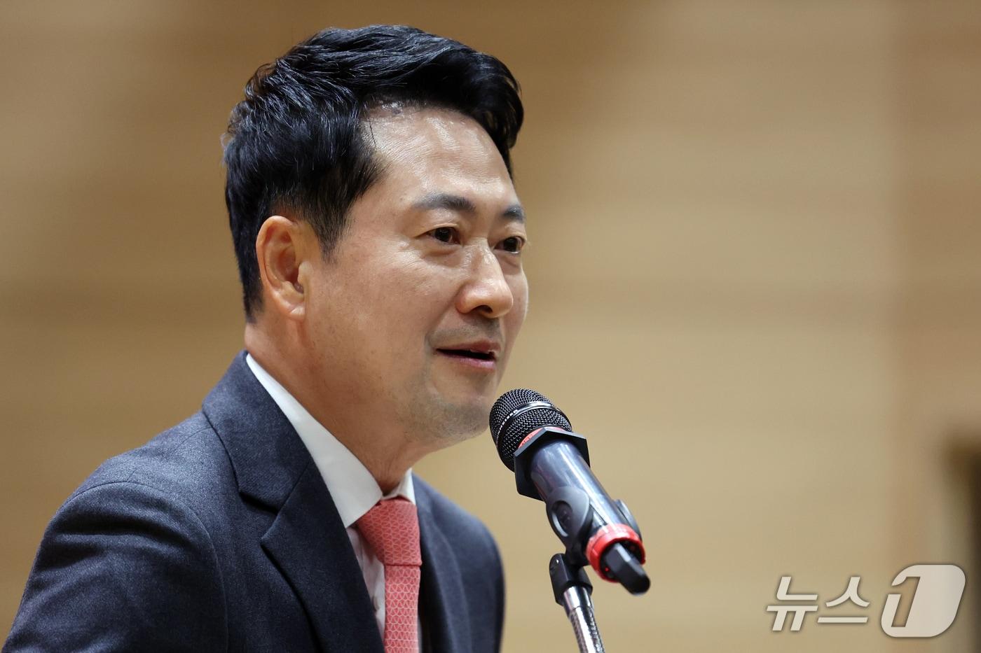 본문 이미지 - 장동혁 국민의힘 대표가 23일 서울 여의도 국회 의원회관에서 열린 '입틀막법 총력투쟁 결의대회'에서 축사를 하고 있다. 2026.10.23 ⓒ 뉴스1 황기선 기자