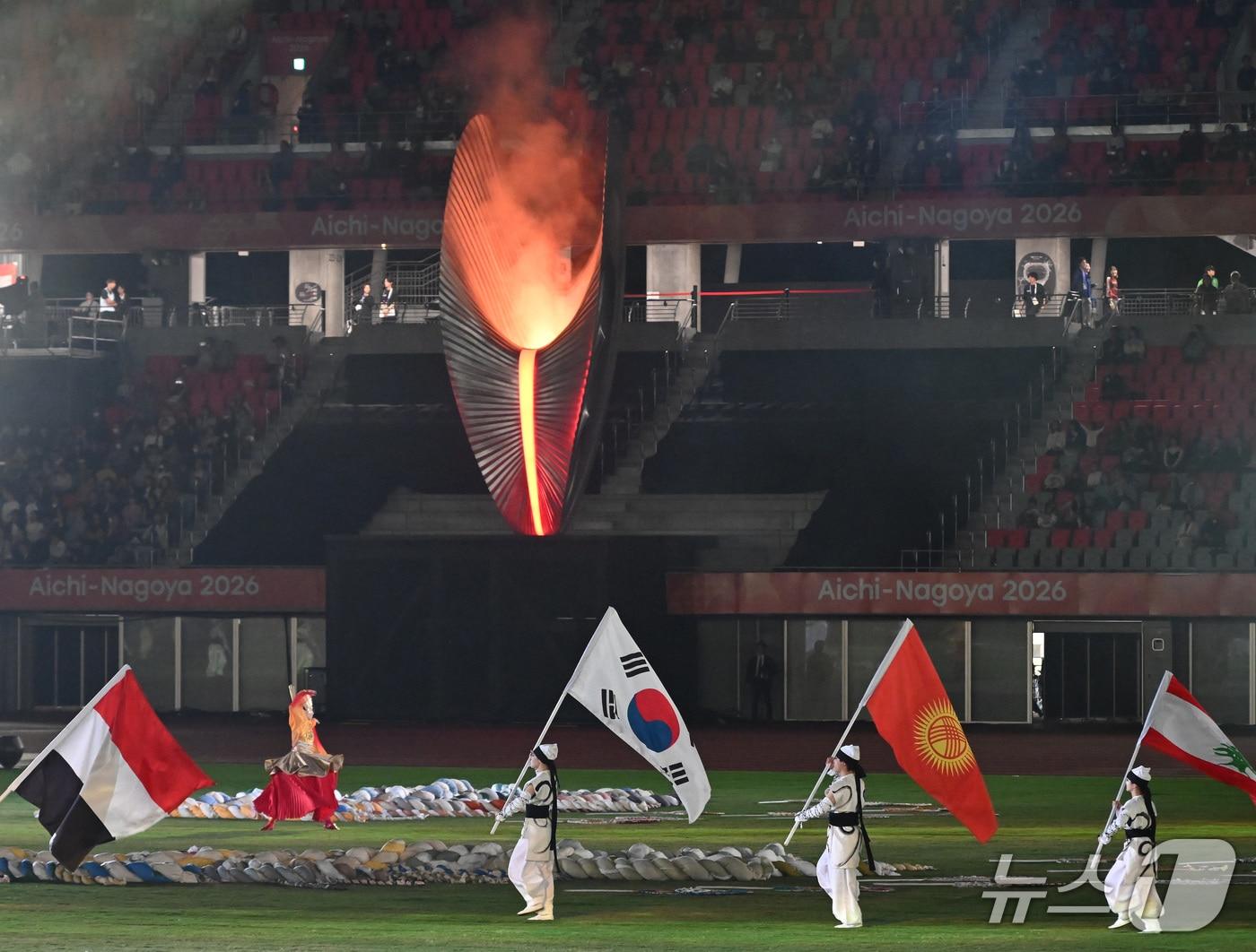 본문 이미지 - 24일 일본 나고야 미즈호공원 육상경기장에서 2026 아이치·나고야 장애인아시아경기대회 폐회식이 열리고 있다. 2026.10.24 ⓒ 뉴스1 사진공동취재단