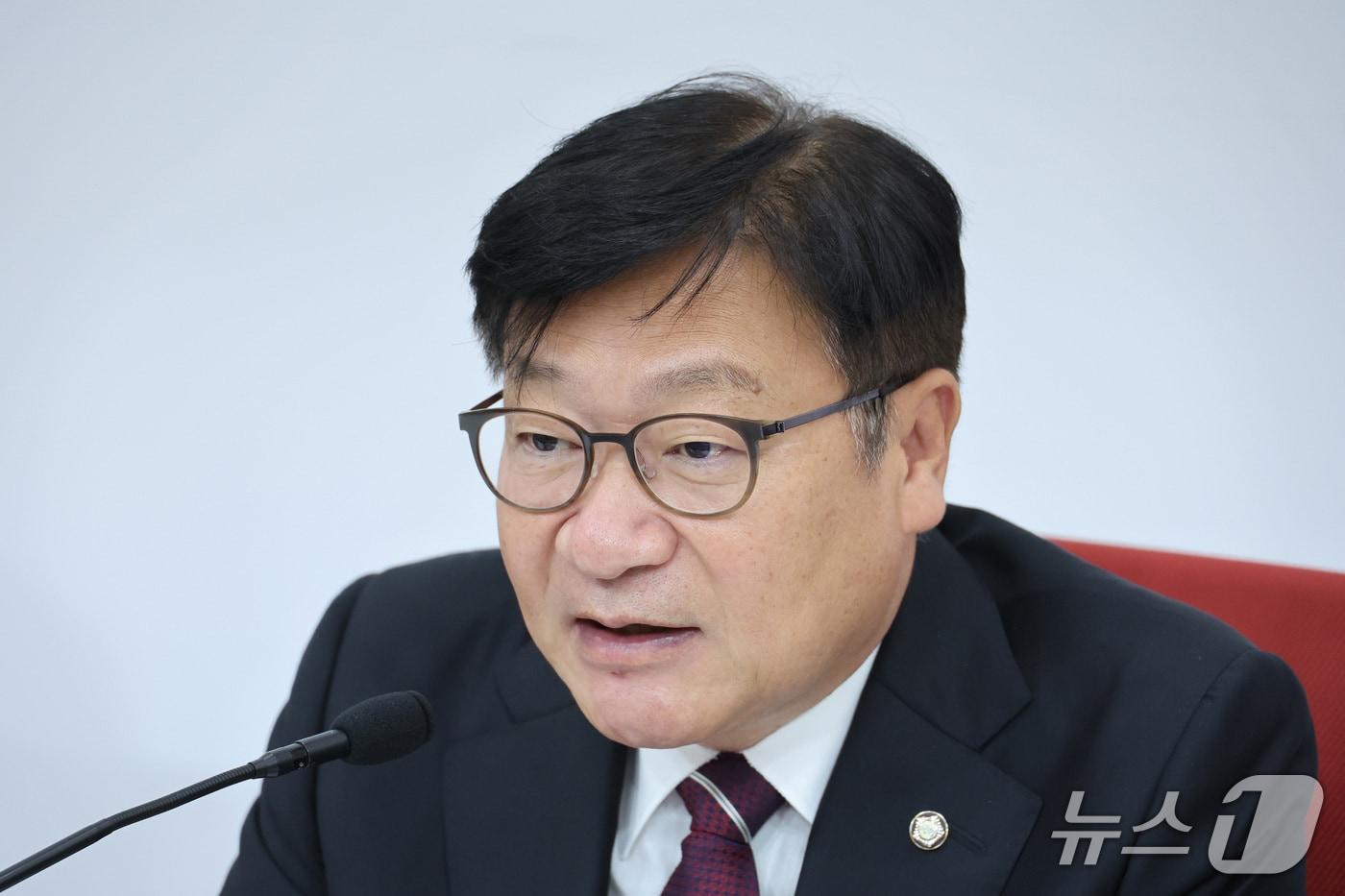 본문 이미지 - 정점식 국민의힘 원내대표가 25일 서울 여의도 국회에서 국정감사 현안 관련 기자간담회를 하고 있다. 2026.10.25 ⓒ 뉴스1 신웅수 기자