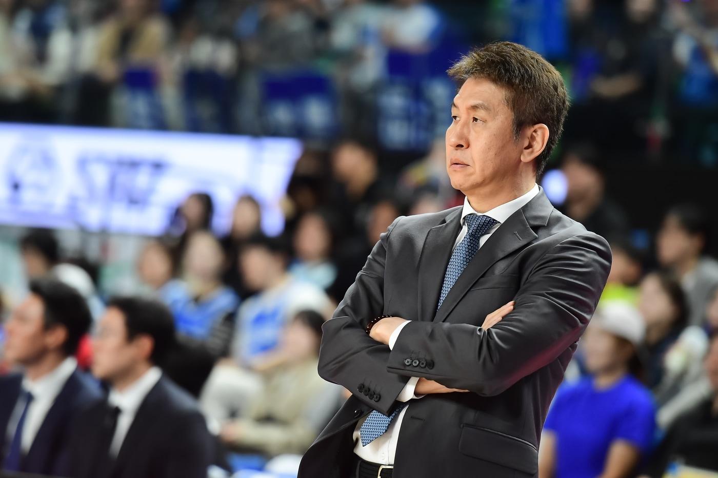 본문 이미지 - 서울 삼성을 개막 최다 8연승으로 이끈 김상식 감독. (KBL 제공. DB 및 재배포 금지)