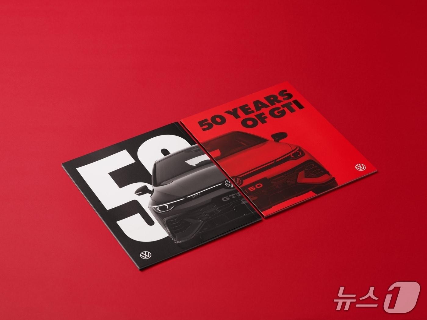 본문 이미지 - 폭스바겐코리아가 고성능 해치백 '골프 GTI' 출시 50주년을 기념해 역사와 기술 발전 과정을 담아 발간한 히스토리북 '50 YEARS OF GTI'. (폭스바겐코리아 제공)