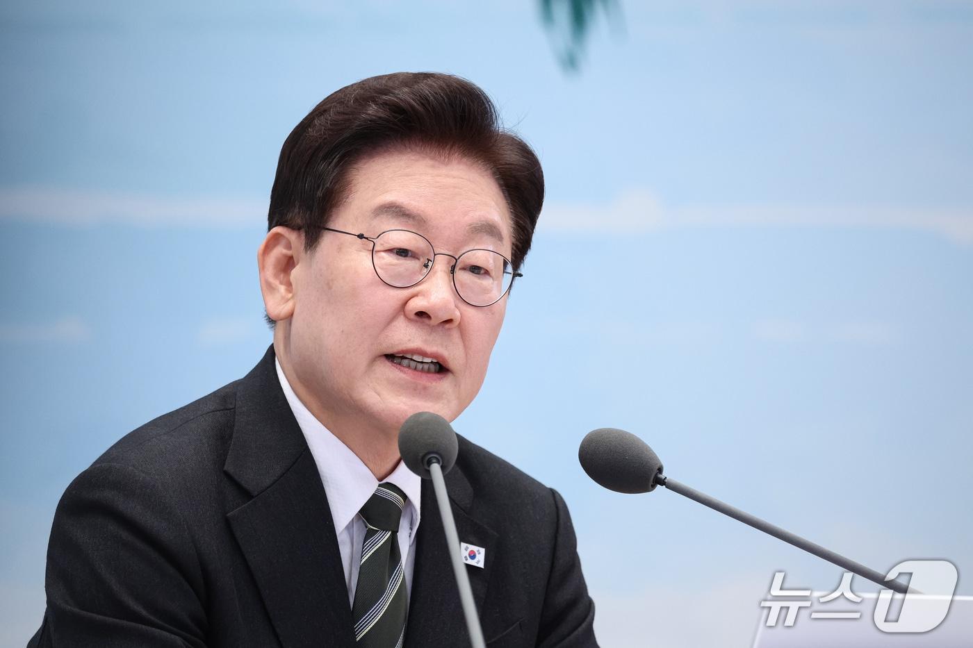 본문 이미지 - 이재명 대통령이 26일 청와대 영빈관에서 열린 농어촌 간담회에서 발언하고 있다. 2026.10.26 ⓒ 뉴스1 허경 기자