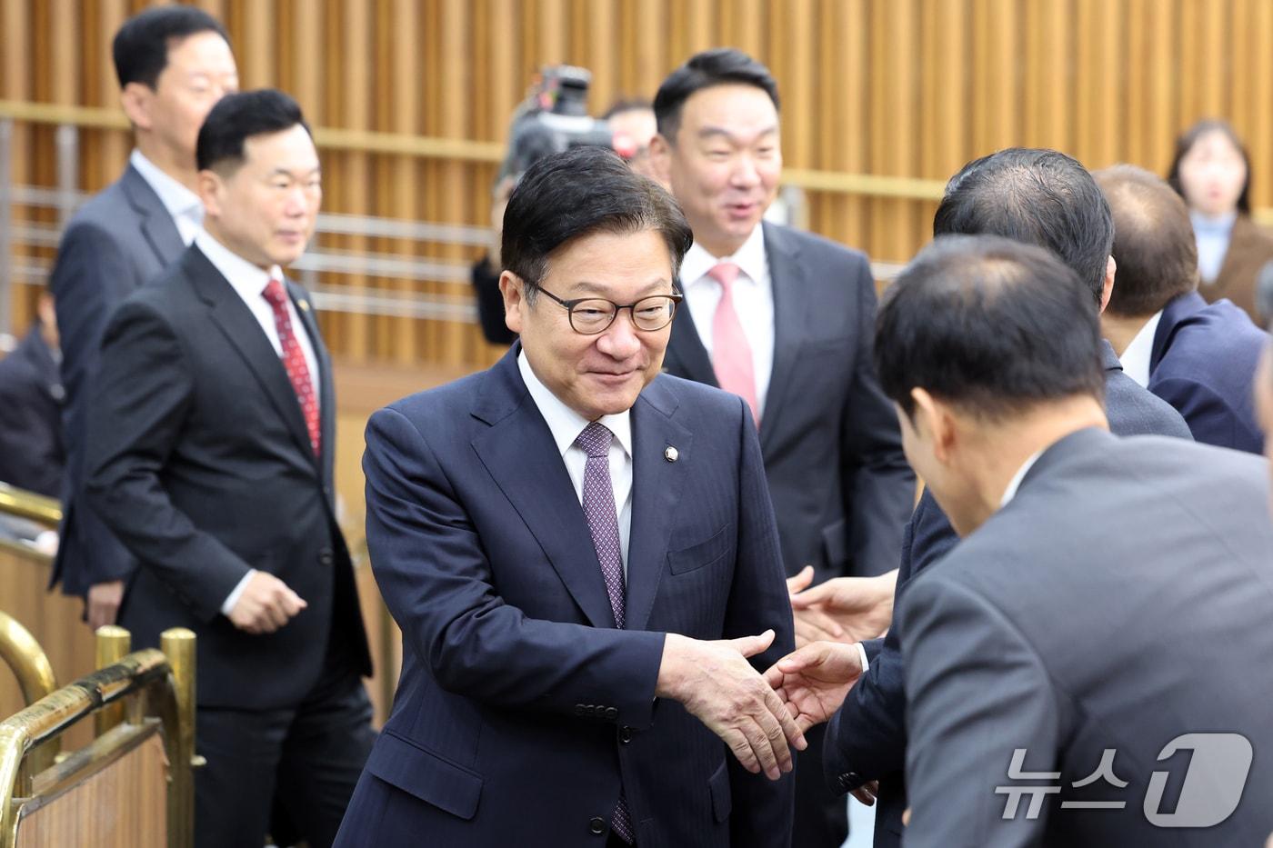 본문 이미지 - 정점식 국민의힘 원내대표가 27일 오전 서울 여의도 국회에서 열린 국정감사대책회의에 참석하고 있다. 2026.10.27 ⓒ 뉴스1 황기선 기자