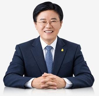 본문 이미지 - 유찬종 종로구청장. (종로구 제공)