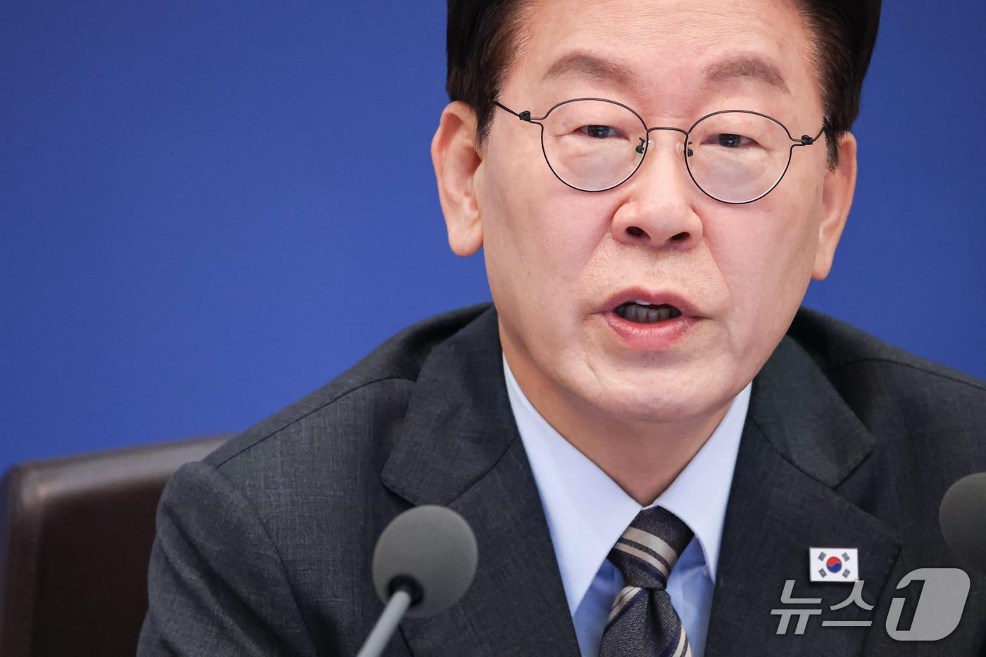 본문 이미지 - 이재명 대통령이 27일 청와대에서 열린 국무회의에서 발언을 하고 있다. (청와대통신사진기자단) 2026.10.27 ⓒ 뉴스1 이재명 기자