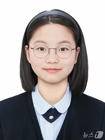 본문 이미지 - '2026 신문으로 만나는 K컬처 NIE 패스포트' 중등부 대상 수상자 천소윤 (한국신문협회 제공. 재판매 및 DB 금지) 2026.10.28/뉴스1