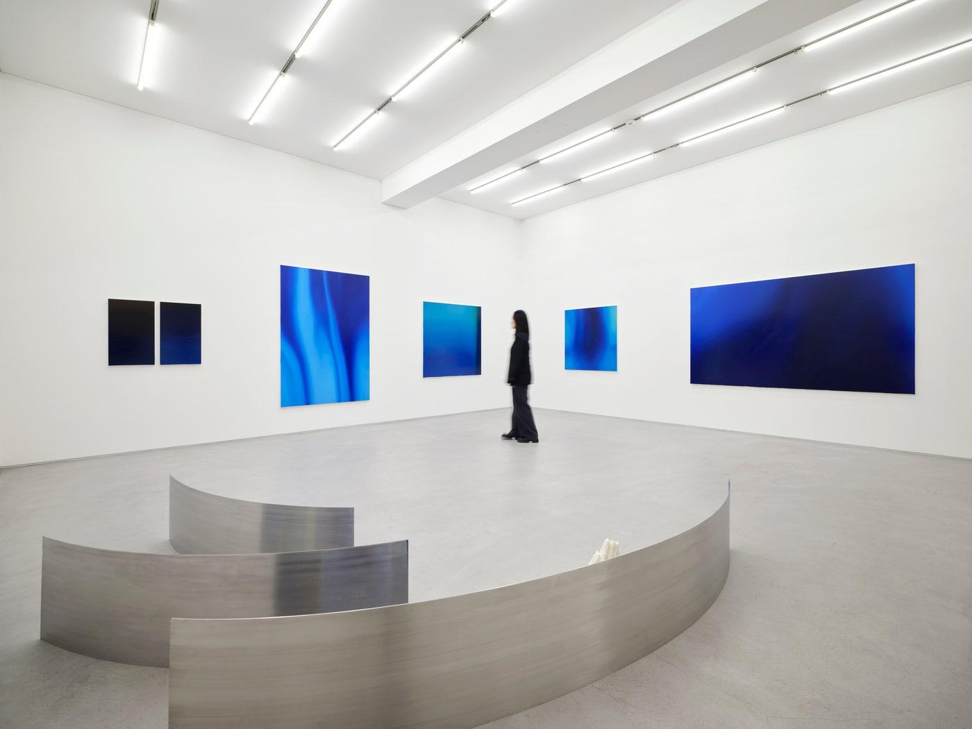 본문 이미지 - 김지영 '휘청이는 새벽' 展 전시전경 (갤러리 P21 제공)