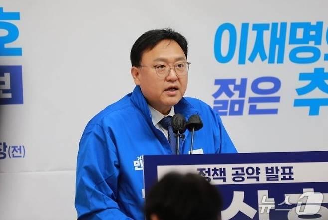 본문 이미지 - 조상호 세종시장이 후보 시절 공약을 발표하고 있다. / 뉴스1 DB