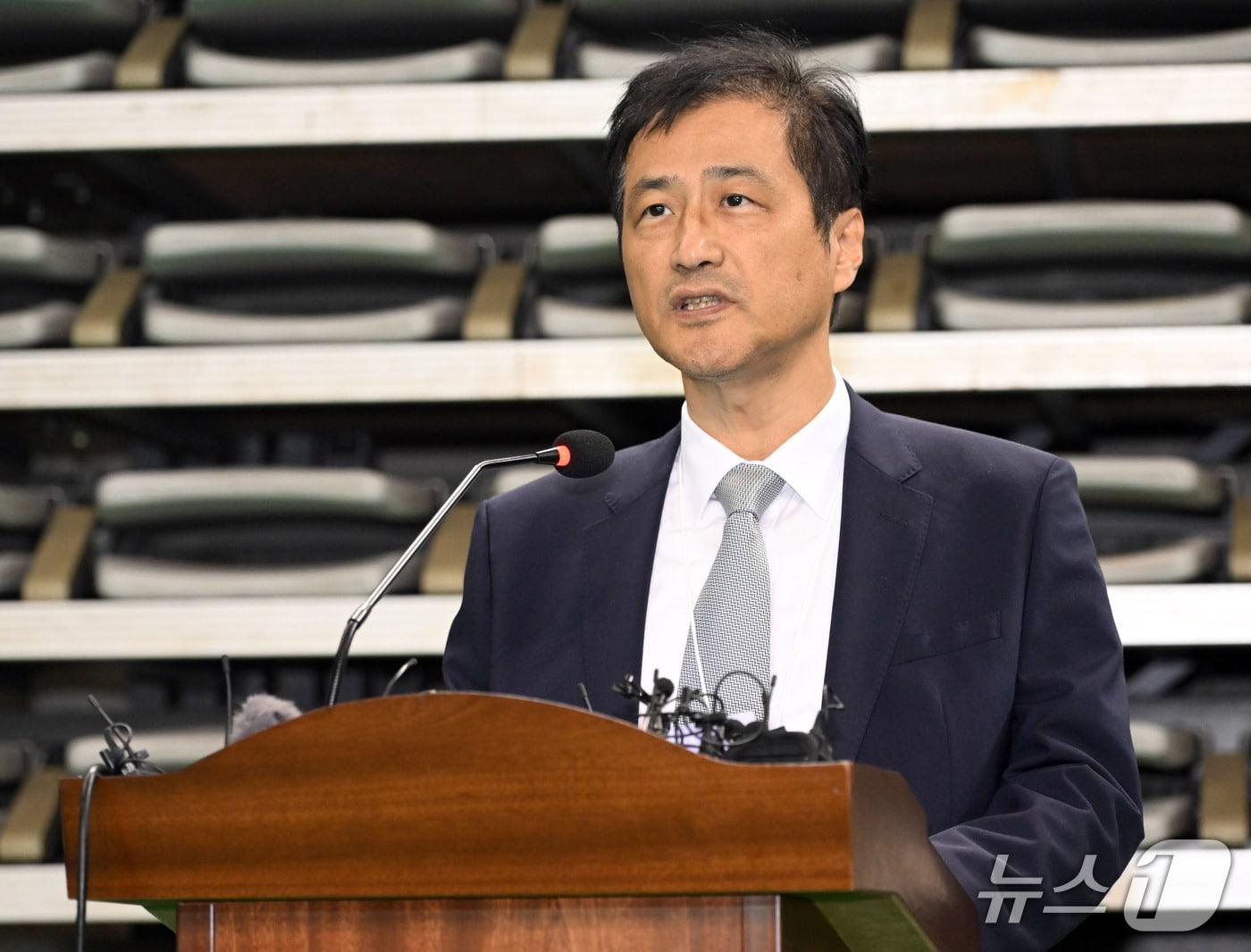 본문 이미지 - 이태한 선거관리위원회 특별검사가 28일 서울 올림픽공원 핸드볼경기장에서 6.3 지방선거 투표용지 공개 검증 전 기자회견을 하고 있다. 2026.10.28 ⓒ 뉴스1 사진공동취재단