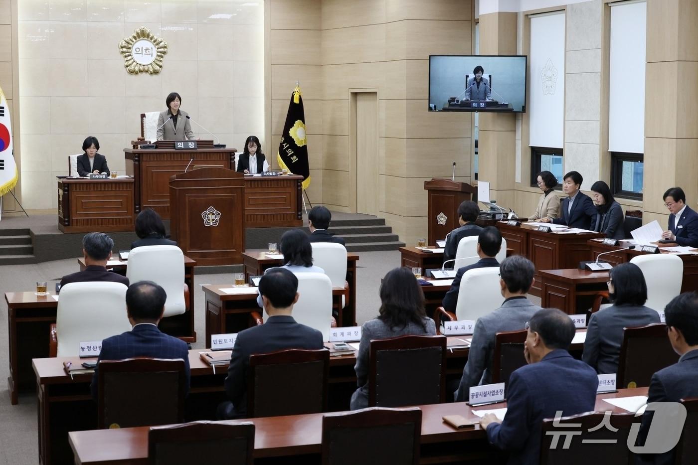 본문 이미지 - 계룡시의회는 28일부터 30일까지 3일간의 일정으로 제191회 임시회를 열어 21건의 안건을 심사할 예정이다. (계룡시의회 제공. 재판매 및 DB금지) /뉴스1 