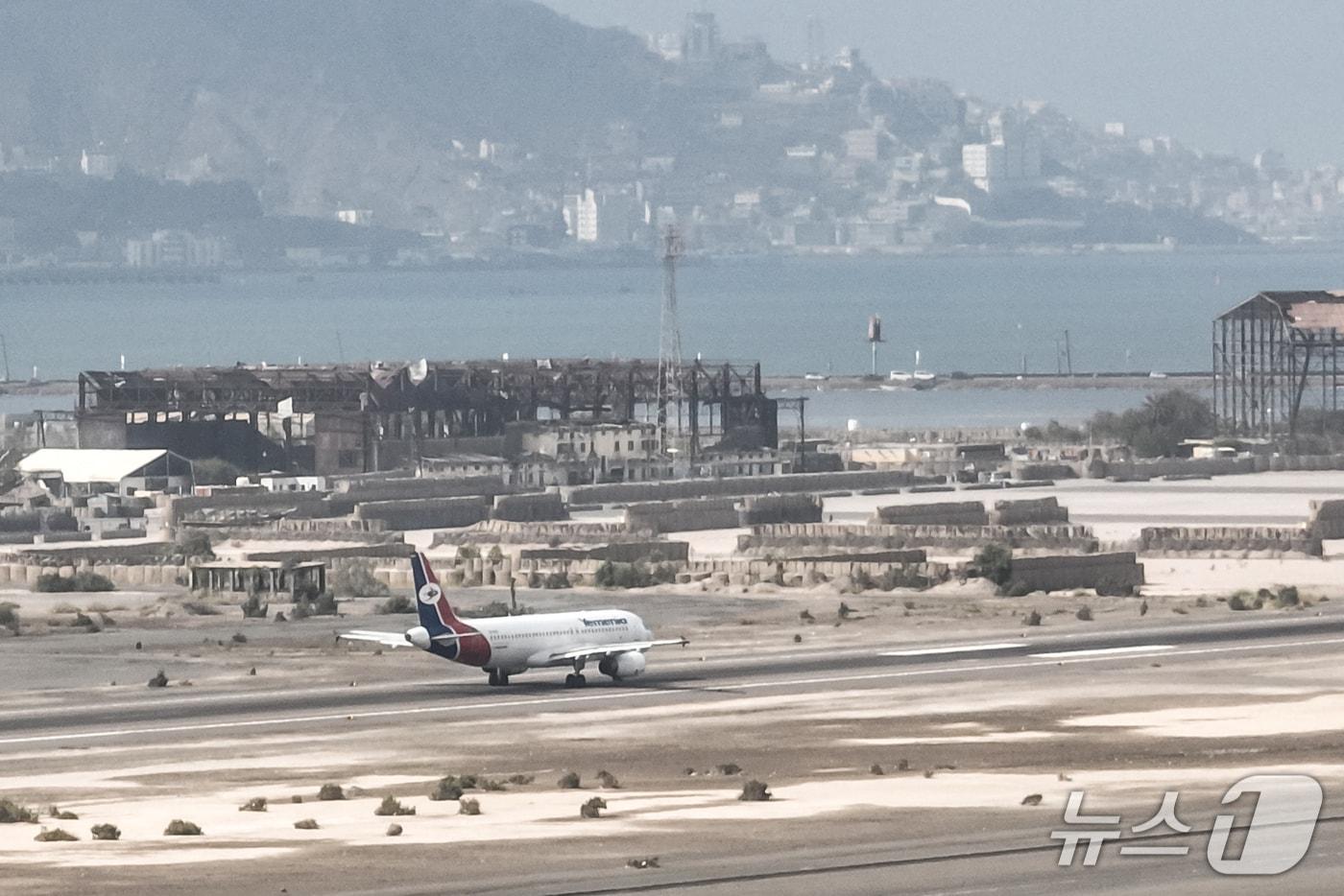 본문 이미지 - 예멘 정부군의 거점인 남부 아덴의 공항. (자료사진) 2026.10.21 ⓒ AFP=뉴스1