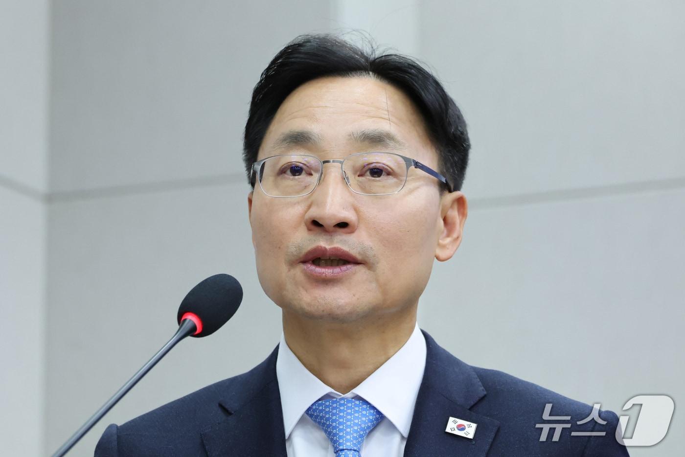본문 이미지 - 임광현 대통령 비서실장이 29일 서울 여의도 국회에서 열린 국회운영위원회의 대통령 비서실 등에 대한 국정감사에서 업무 보고를 하고 있다. 2026.10.29 ⓒ 뉴스1 신웅수 기자