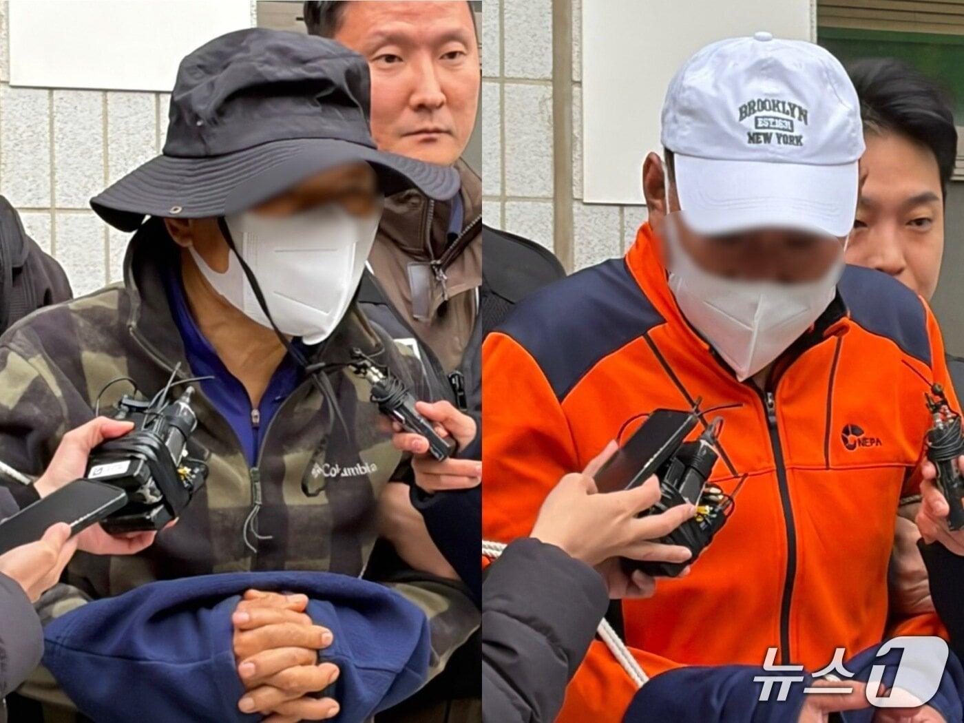 본문 이미지 - 서울 구로구 주택가 인근 쓰레기 더미에 미라화된 시신을 유기한 혐의를 받는 80대 김 모 씨(왼쪽), 60대 김 모 씨가 29일 서울남부지방법원에서 열리는 구속 전 피의자 심문(영장실질심사)을 마치고 퇴장하고 있다. 2026.10.29 ⓒ 뉴스1 안소연 기자