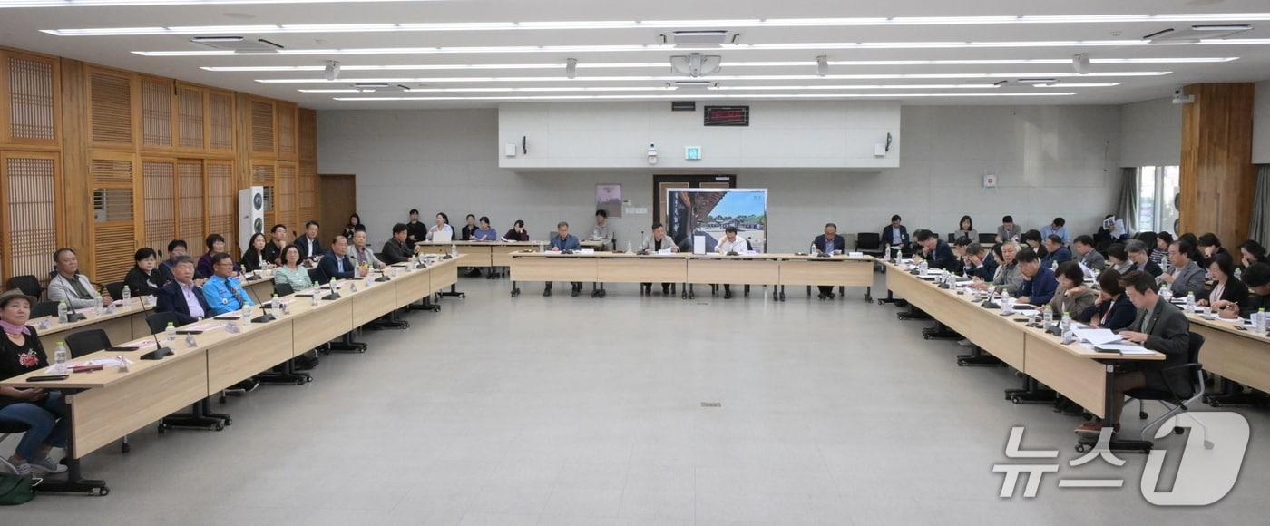 본문 이미지 - 논산시는 2일 논산문화관광재단 및 관련 부서가 참석한 가운데 '2026년 강경젓갈축제 추진상황 보고회'를 가졌다. (논산시 제공. 재판매 및 DB금지) /뉴스1