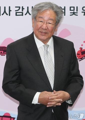본문 이미지 - 배우 최불암이 29일 별세했다. 향년 87세. 장례는 초록우산 어린이재단장으로 거행된다. 황영기 초록우산 회장이 장례위원장을 맡고, 이수성·이낙연 전 국무총리 등이 장례위원으로 참여할 예정이다. (뉴스1 DB) 2026.10.30 ⓒ 뉴스1