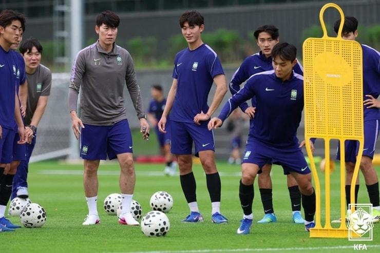 본문 이미지 - 김은중 감독이 이끄는 21세 이하 대표팀. (대한축구협회 제공. 재판매 미 DB 금지)