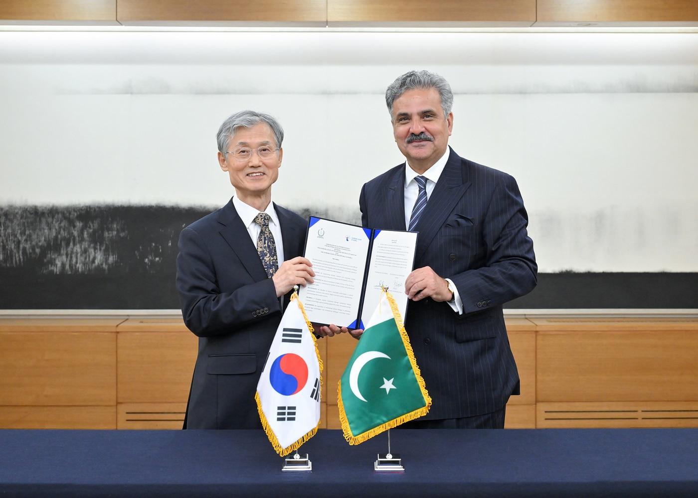 본문 이미지 - 조희대 대법원장과 야히야 아프리디 파키스탄 대법원장.(대법원 제공)