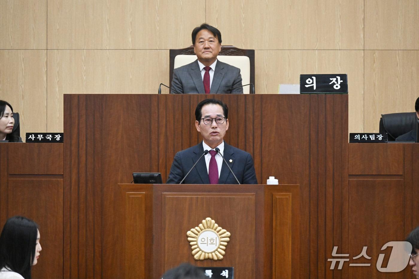 본문 이미지 - 권중건 울주군의원은 30일 열린 제249회 제1차 정례회 제2차 본회의에서 군정질문을 갖고 있다.(울주군의회 제공. 재판매 및 DB 금지)/뉴스1