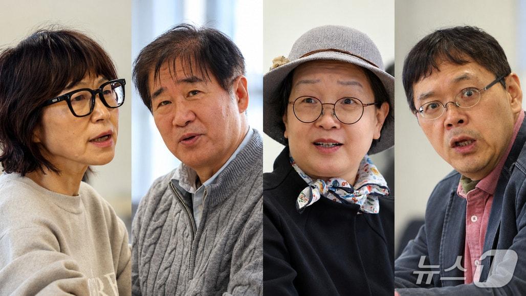 본문 이미지 - 왼쪽부터 은희경 소설가, 방현석 소설가, 정은귀 번역가, 곽효환 전 한국문학번역원장 (문화체육관광부 제공. 재판매 및 DB 금지) 2026.10.30/뉴스1
