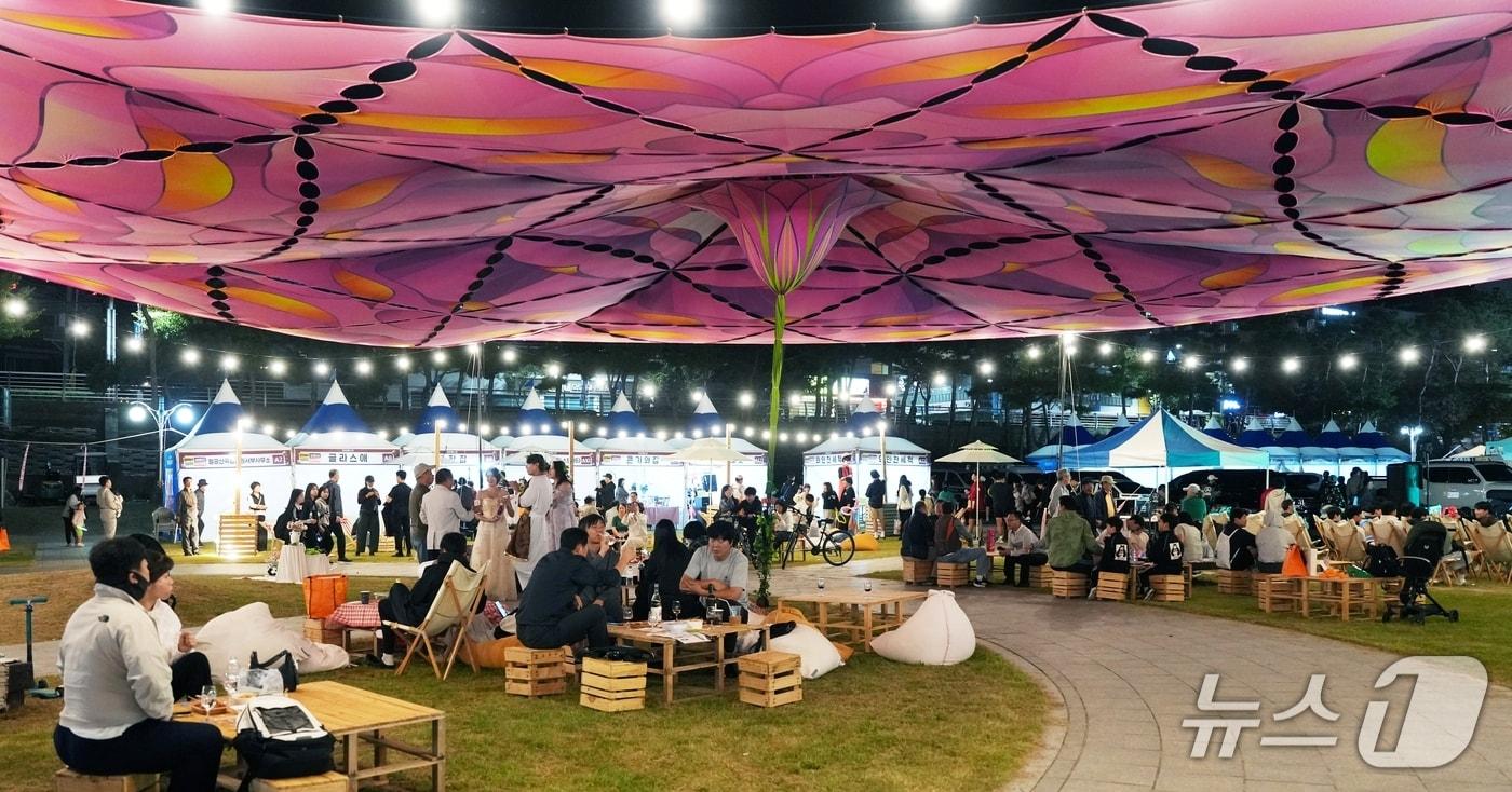 본문 이미지 - 영천 공동축제가 3일간의 일정으로 마치고 성황리에 마무리됐다.(영천시 제공. 재판매 및 DB 금지)/뉴스1