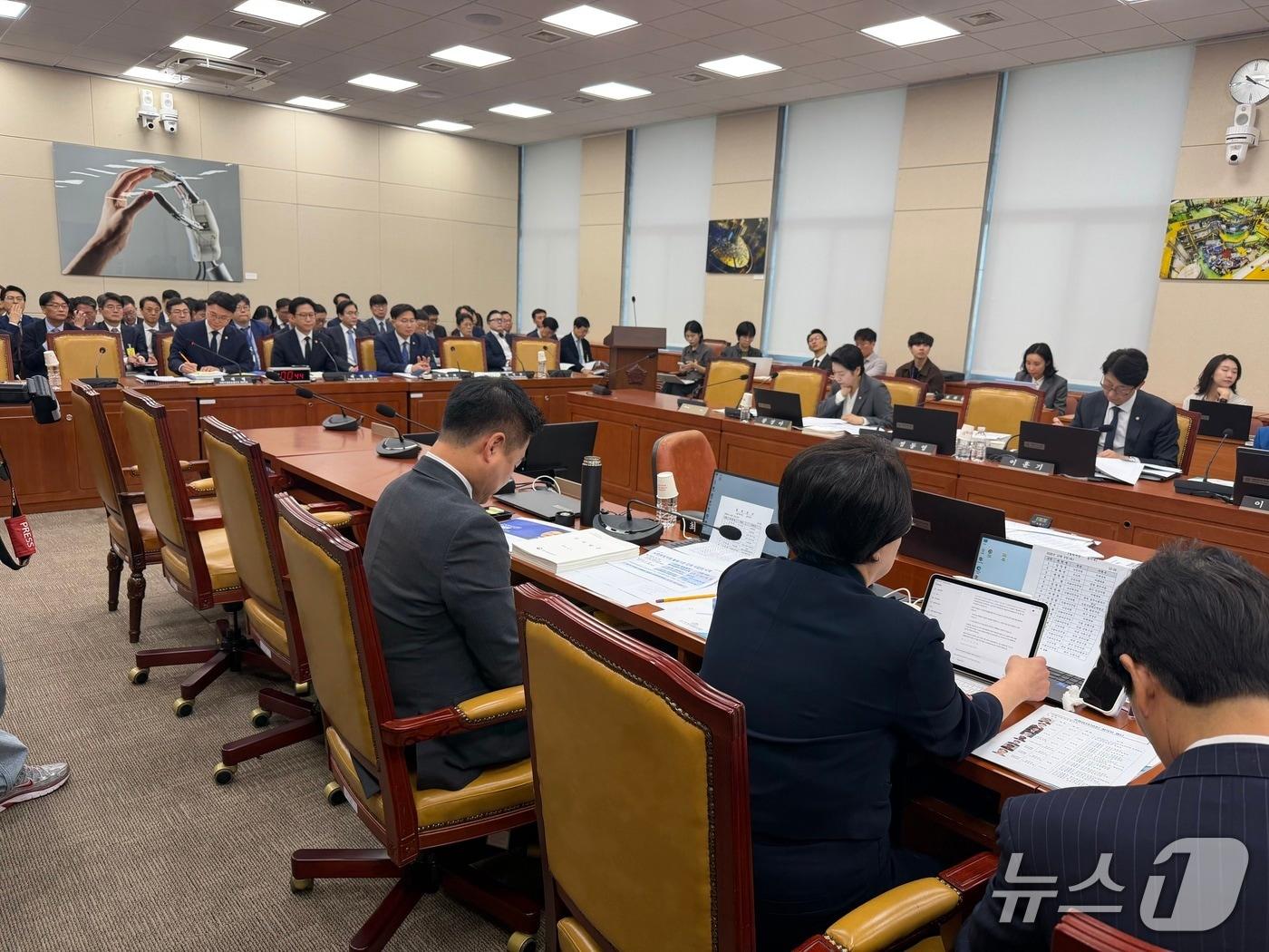 본문 이미지 - 6일 오전 10시 국회에서는 과학기술정보통신부 국정감사가 진행되고 있다. ⓒ뉴스1 신민경 기자