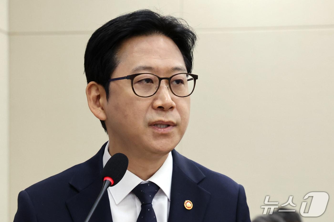 본문 이미지 - 배경훈 부총리 겸 과학기술정보통신부 장관이 6일 서울 여의도 국회 과학기술정보방송통신위원회에서 열린 과기부 등에 대한 국정감사에서 업무보고를 하고 있다. 2026.10.6 ⓒ 뉴스1 황기선 기자