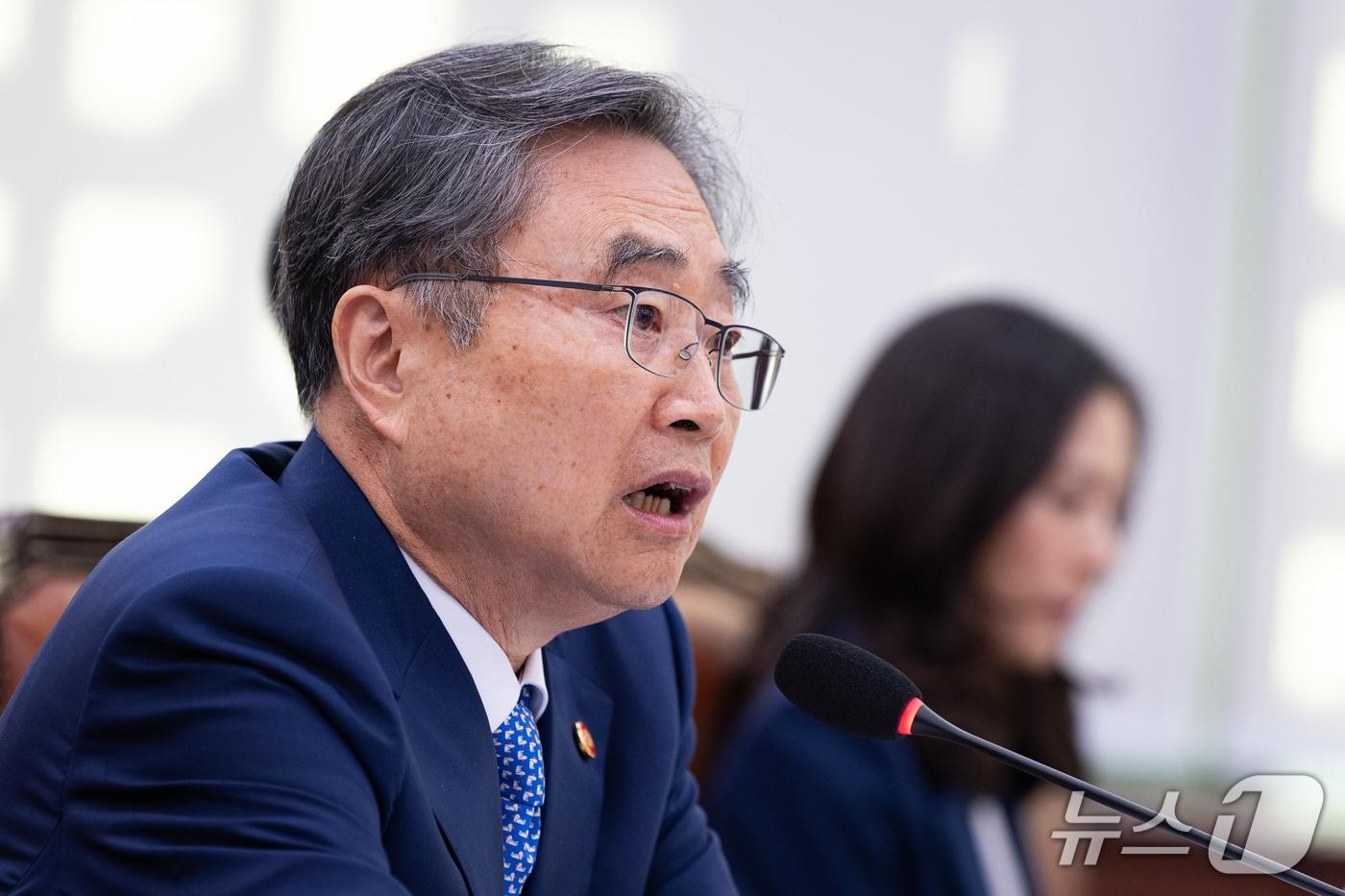 본문 이미지 - 조현 외교부 장관이 6일 서울 여의도 국회에서 열린 외교통일위원회의 외교부 등에 대한 국정감사에 출석해 의원 질의에 답하고 있다. 2026.10.6 ⓒ 뉴스1 유승관 기자