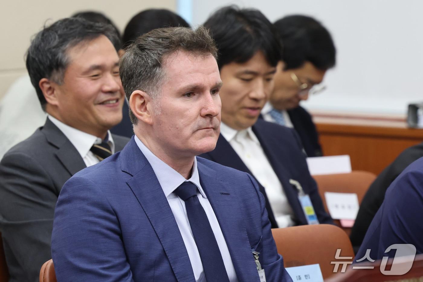 본문 이미지 - 브렛 앤서니 매티스 쿠팡 정보보호최고책임자(CISO)가 6일 서울 여의도 국회 과학기술정보방송통신위원회에서 열린 과기부 등에 대한 국정감사에 증인으로 출석해 있다. 2026.10.6 ⓒ 뉴스1 황기선 기자