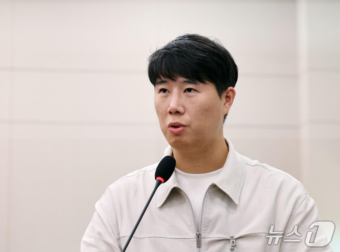 본문 이미지 - 최승호 삼성그룹 초기업노동조합 삼성전자지부(초기업노조) 위원장이 6일 서울 여의도 국회 산업통상자원중소벤처기업위원회에서 열린 산업부에 대한 국정감사에 증인으로 출석, 의원 질의에 답하고 있다. 2026.10.6 ⓒ 뉴스1 황기선 기자