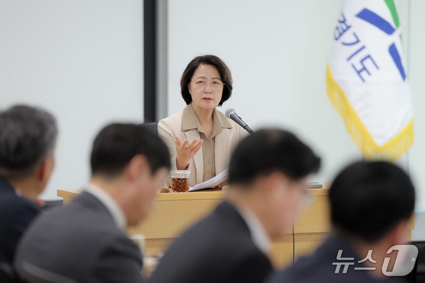 본문 이미지 - 추미애 경기도지사가 주간회의를 주재하고 있다.(경기도 제공. 재판매 및 DB 금지)