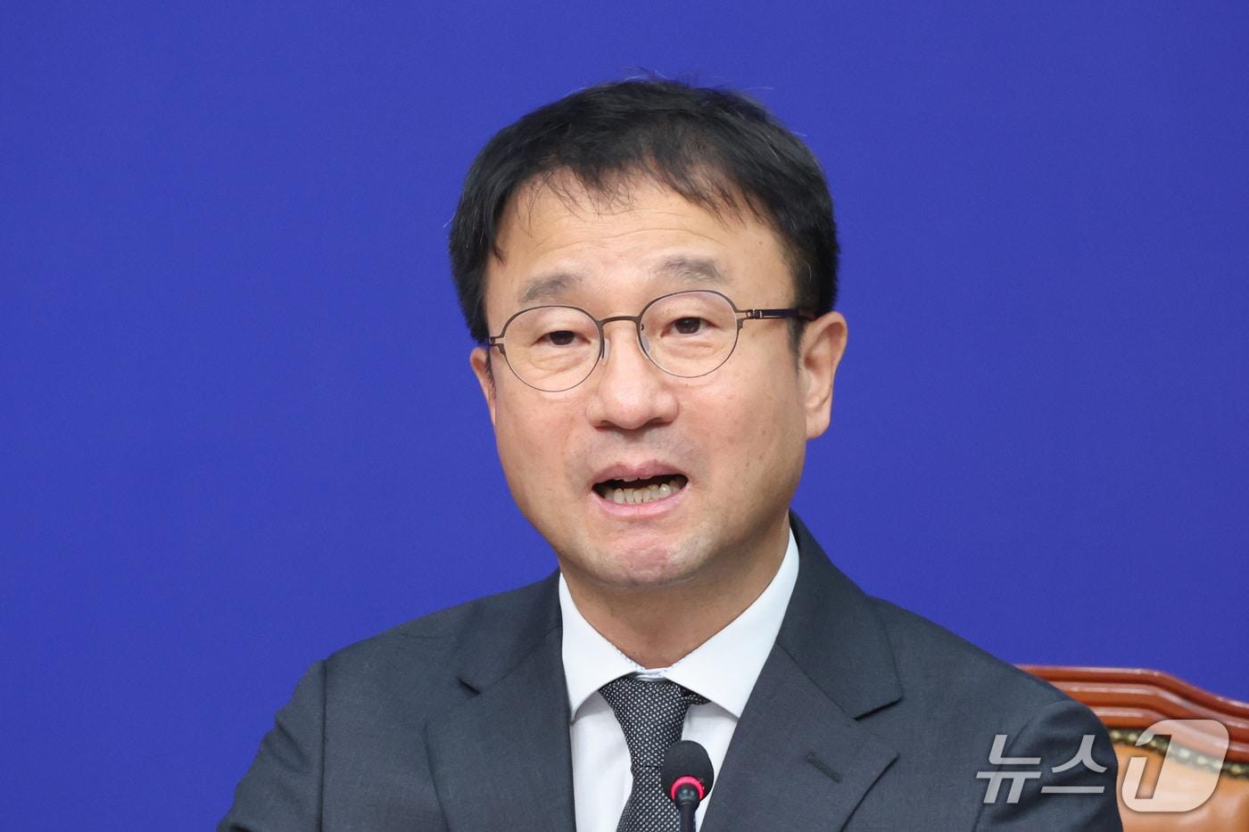 본문 이미지 - 한병도 더불어민주당 원내대표가 7일 서울 여의도 국회에서 열린 최고위원회의에서 발언하고 있다. 2026.10.7 ⓒ 뉴스1 신웅수 기자