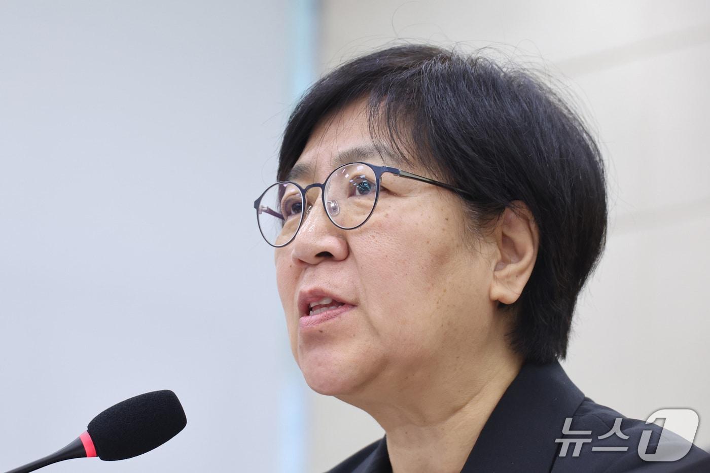 본문 이미지 - 정은경 보건복지부 장관이 7일 서울 여의도 국회에서 열린 보건복지위원회의 보건복지부 등에 대한 국정감사에서 의원 질의에 답변하고 있다. 2026.10.7 ⓒ 뉴스1 신웅수 기자