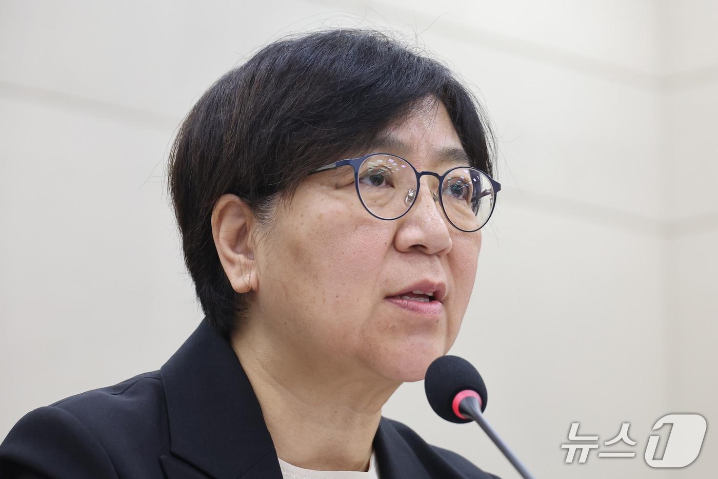 본문 이미지 - 정은경 보건복지부 장관이 7일 서울 여의도 국회에서 열린 보건복지위원회의 보건복지부 등에 대한 국정감사에서 의원 질의에 답변하고 있다. 2026.10.7 ⓒ 뉴스1 신웅수 기자