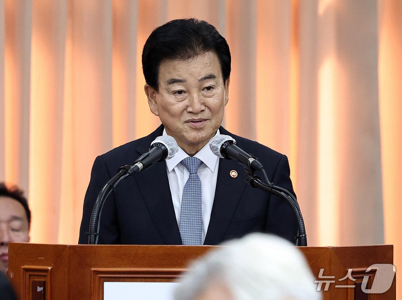 본문 이미지 - 정동영 통일부 장관이 7일 서울 종로구 통일부 남북회담본부에서 열린 국회 외교통일위원회의 통일부 등에 대한 국정감사에서 업무보고를 하고 있다. 2026.10.7 ⓒ 뉴스1 구윤성 기자