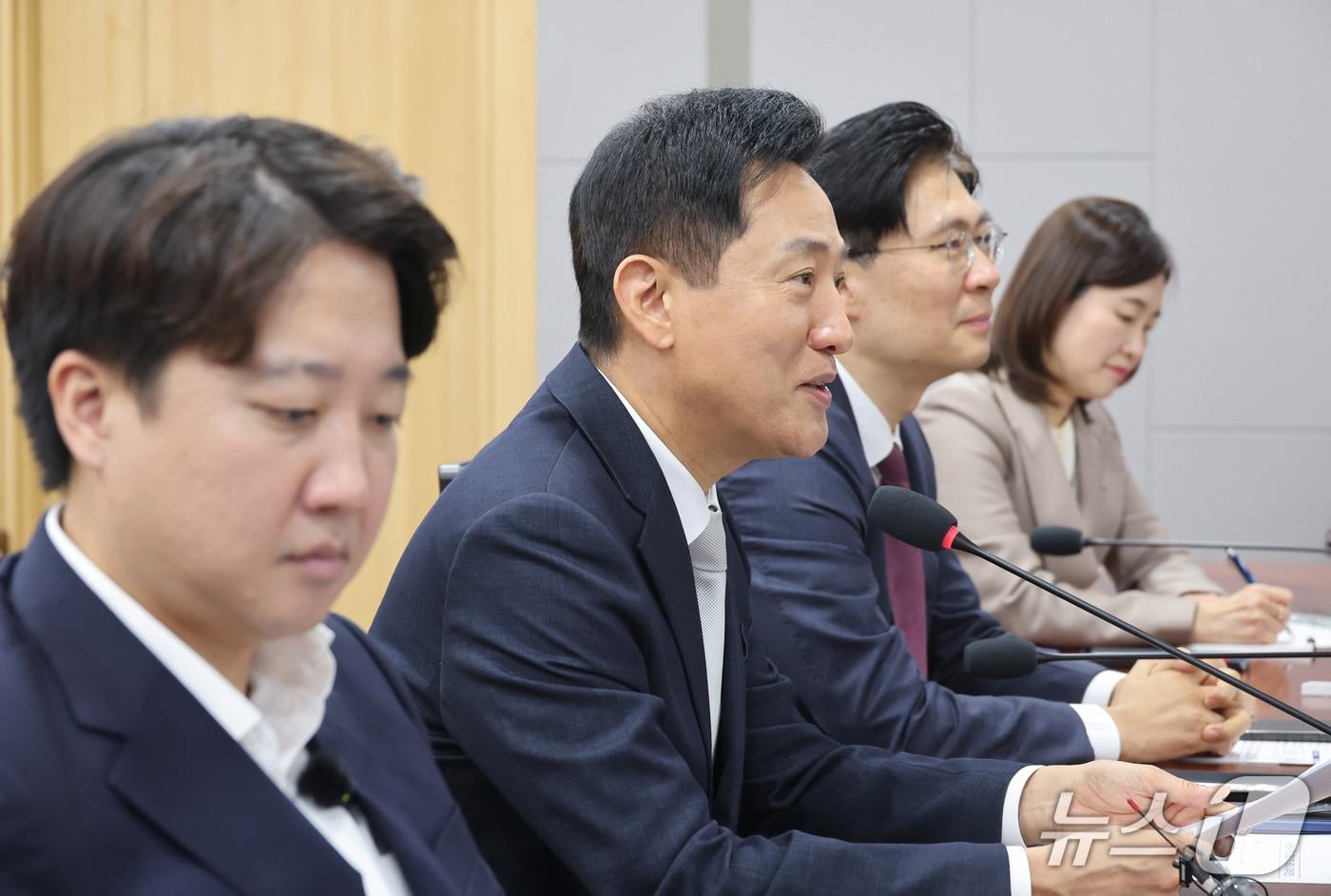 본문 이미지 - 오세훈 서울시장이 7일 서울 여의도 국회 의원회관에서 열린 수도권 주거혁신포럼 세미나에서 기조강연을 하고 있다. 2026.10.7 ⓒ 뉴스1 신웅수 기자