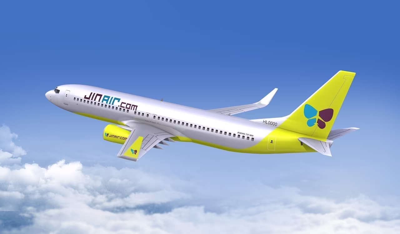 본문 이미지 - 진에어 B737-800 항공기(자료사진. 진에어 제공).