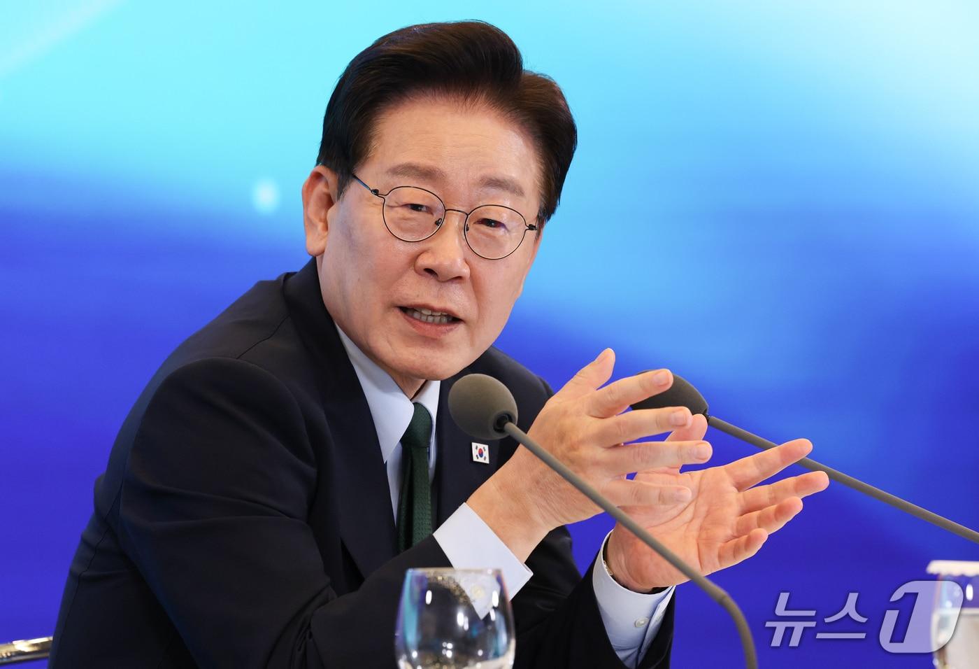 본문 이미지 - 이재명 대통령이 7일 서울 시내 한 회의장에서 열린 한국형 녹색대전환(K-GX) 전략 국민보고회에서 발언하고 있다. (청와대통신사진기자단) 2026.10.7 ⓒ 뉴스1 허경 기자