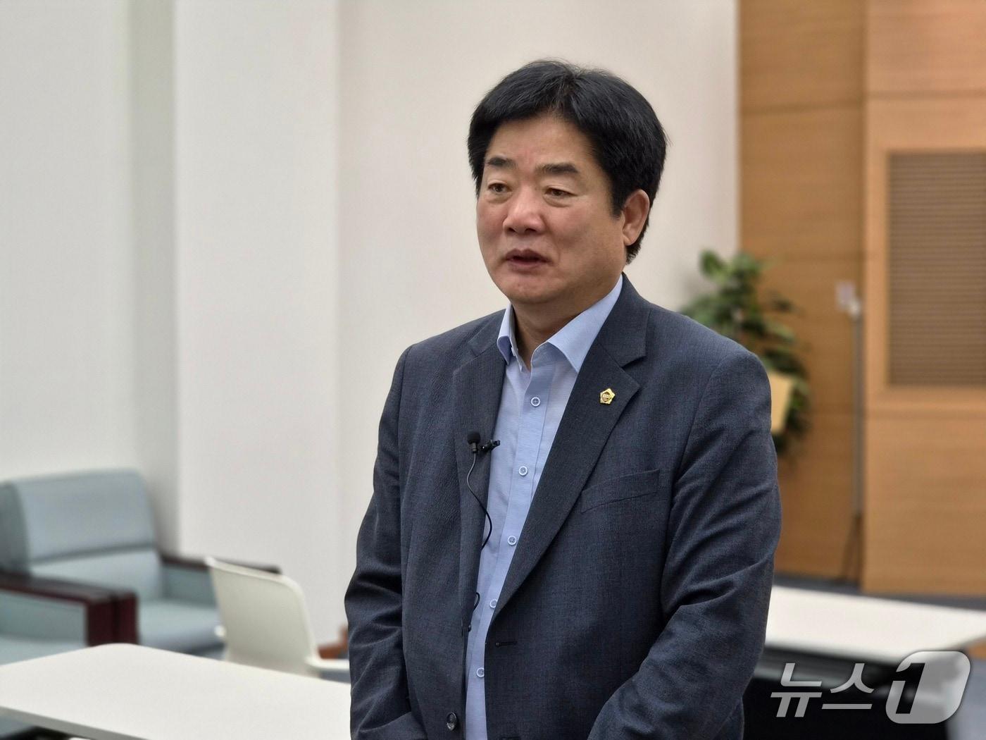 본문 이미지 - 한갑용 부산시의회 더불어민주당 원내대표. 2026.10.8ⓒ News1 임순택 기자