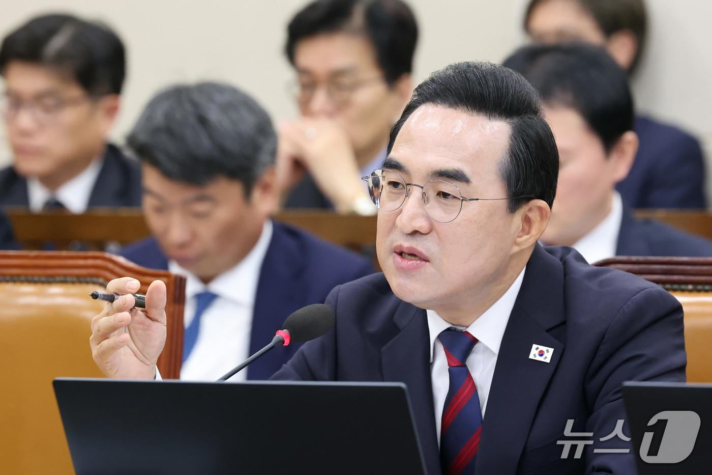 본문 이미지 - 박홍근 기획예산처 장관이 8일 서울 여의도 국회 재정경제기획위원회에서 열린 기획예산처에 대한 국정감사에서 의원 질의에 답하고 있다. 2026.10.8 ⓒ 뉴스1 황기선 기자