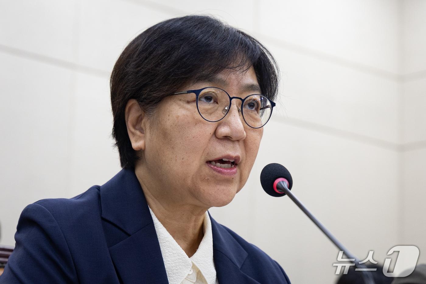 본문 이미지 - 정은경 보건복지부 장관이 8일 서울 여의도 국회에서 열린 보건복지위원회의 보건복지부, 질병관리청에 대한 국정감사에 출석해 의원 질의에 답하고 있다. 2026.10.8 ⓒ 뉴스1 유승관 기자