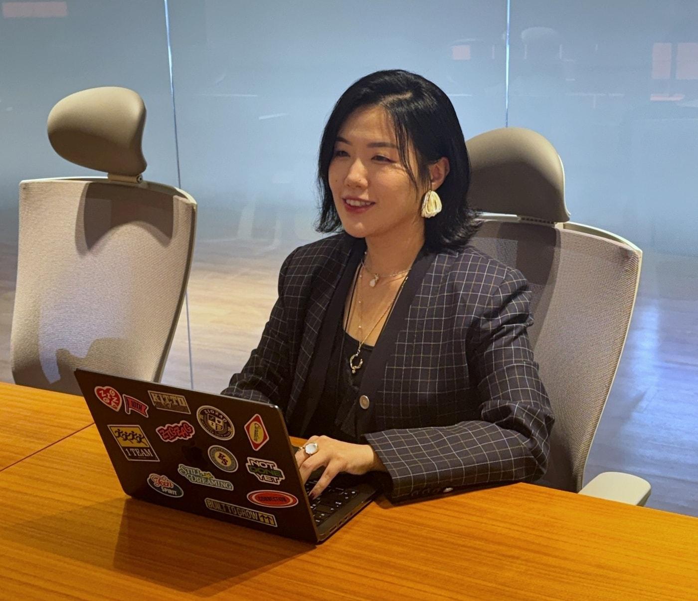 본문 이미지 - 오지영 지그재그 브랜드패션 2팀장이 1일 경기도 성남시 분당구 카카오스타일 사무실에서 뉴스1과 인터뷰를 하고 있다.(지그재그 제공)