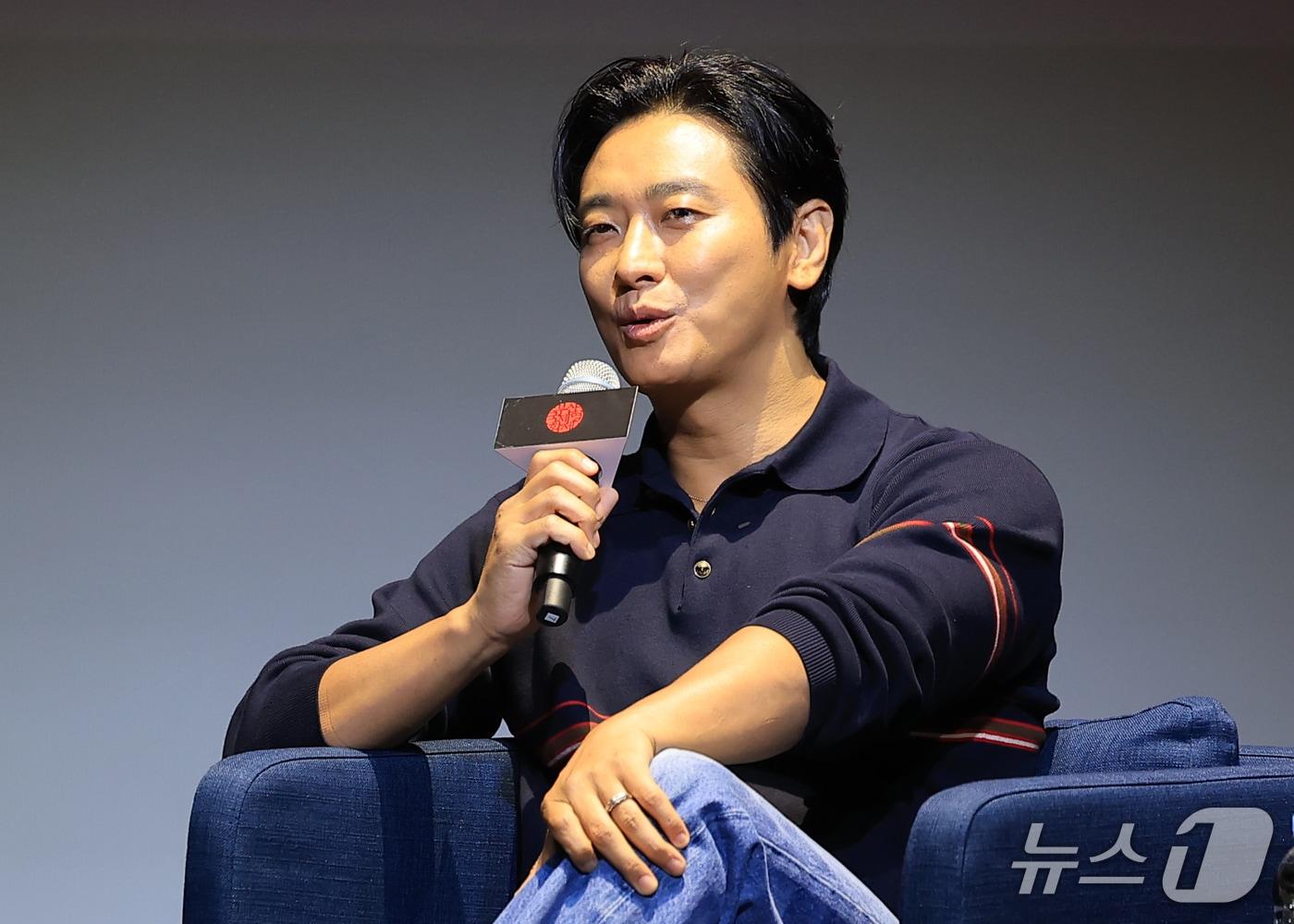 본문 이미지 - 배우 주지훈이 9일 부산 해운대구 신세계백화점 센텀시티 문화홀에서 열린 액터스 하우스 행사에 참석해 인사말을 하고 있다. 2026.10.9 ⓒ 뉴스1 권현진 기자