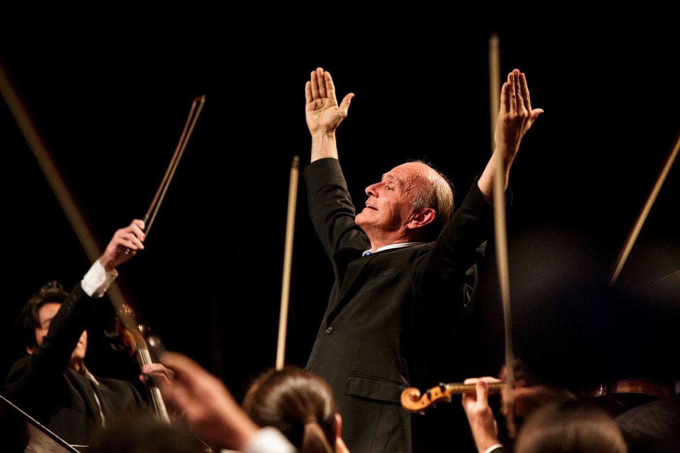 본문 이미지 - 2026 예술의전당 교향악축제 무대에 서는 지휘자 가보르 터카치-너지ⓒnicolas-brodard(예술의전당 제공)