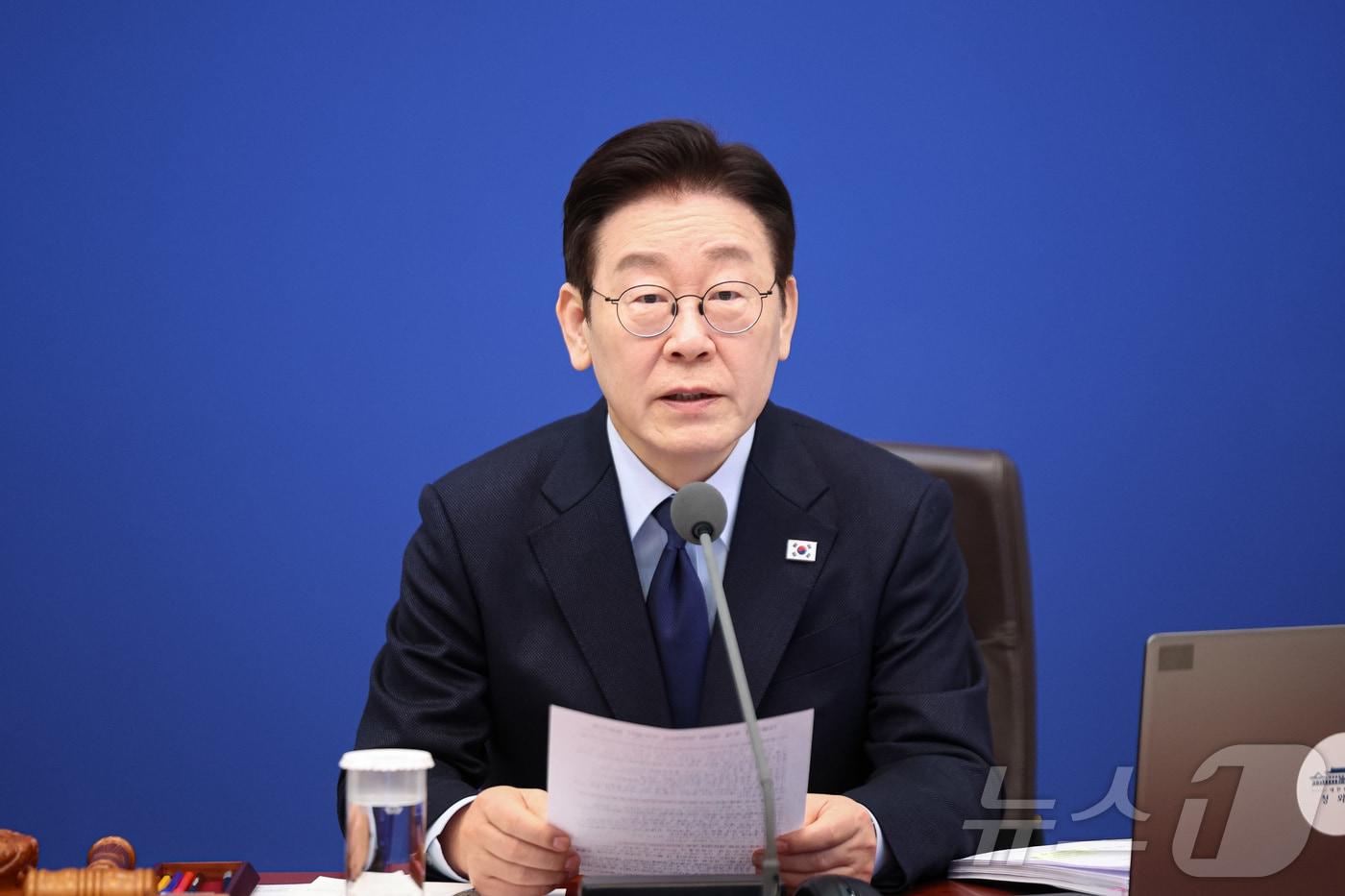 본문 이미지 - 이재명 대통령이 10일 청와대에서 열린 국무회의에서 발언을 하고 있다. 2026.2.10 ⓒ 뉴스1 허경 기자