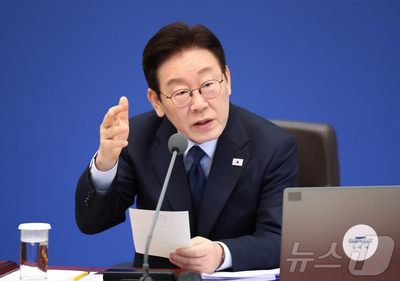 본문 이미지 - 이재명 대통령이 10일 청와대에서 열린 국무회의에서 발언을 하고 있다. 2026.2.10 ⓒ 뉴스1 허경 기자