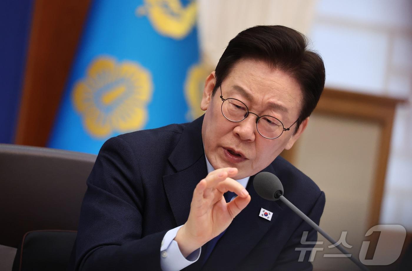 본문 이미지 - 이재명 대통령이 10일 청와대에서 열린 국무회의에서 발언을 하고 있다. 2026.2.10 ⓒ 뉴스1 허경 기자