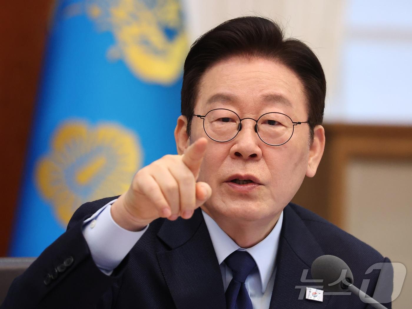 본문 이미지 - 이재명 대통령이 10일 청와대에서 열린 국무회의에서 발언을 하고 있다. 2026.2.10 ⓒ 뉴스1 허경 기자