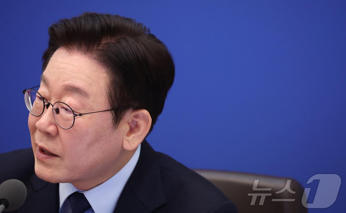 본문 이미지 - 이재명 대통령이 지난 10일 청와대에서 열린 국무회의에서 발언을 하고 있다. 2026.2.10 ⓒ 뉴스1 허경 기자