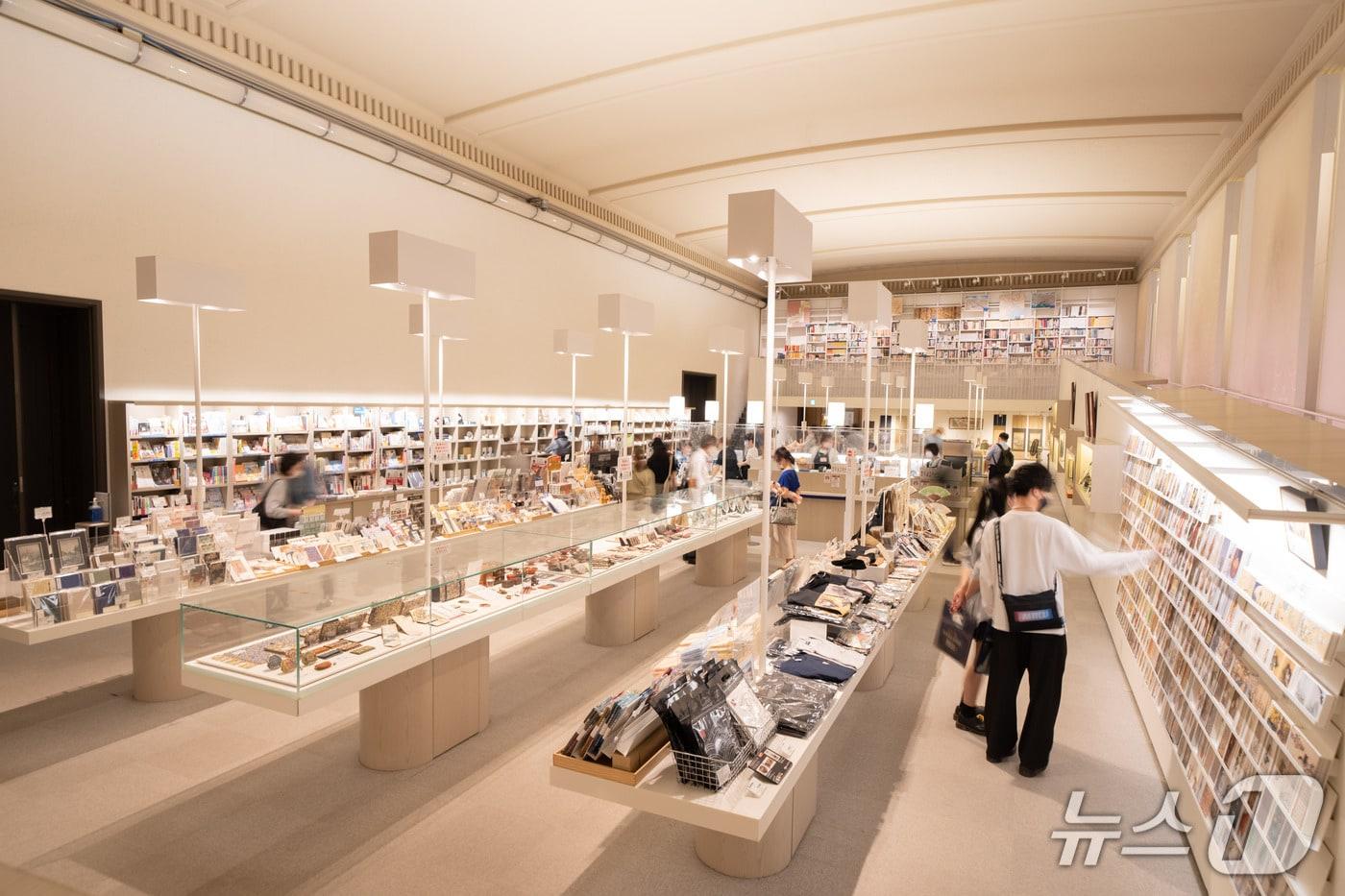 본문 이미지 - 한일 국교정상화 60주년 기념 특별전과 연계해 박물관상품 브랜드 '뮷즈'